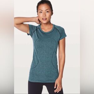 NWOT Lululemon Swiftly Tech Crew Short Sleeve- Size 2